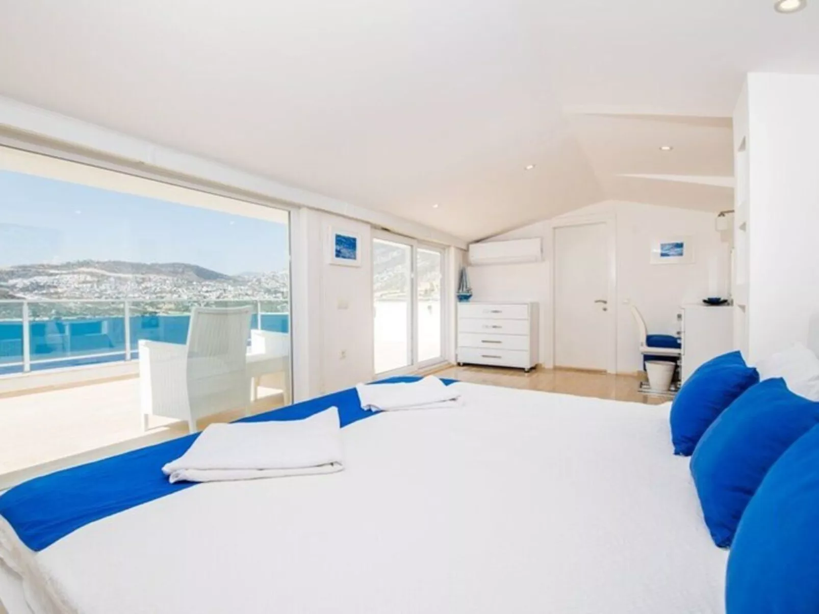 6 Personen nähe Strand-Drinnen