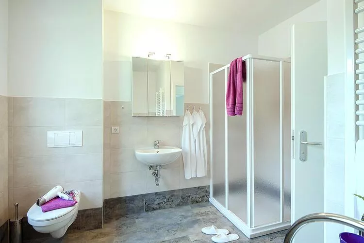 Bungalow am Storkower See-Bathroom