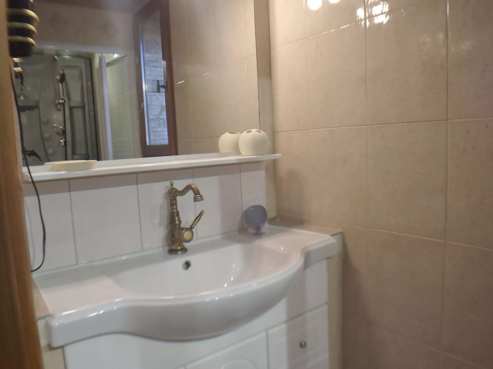 "Villa Sculpture" mit Terrasse-Inside