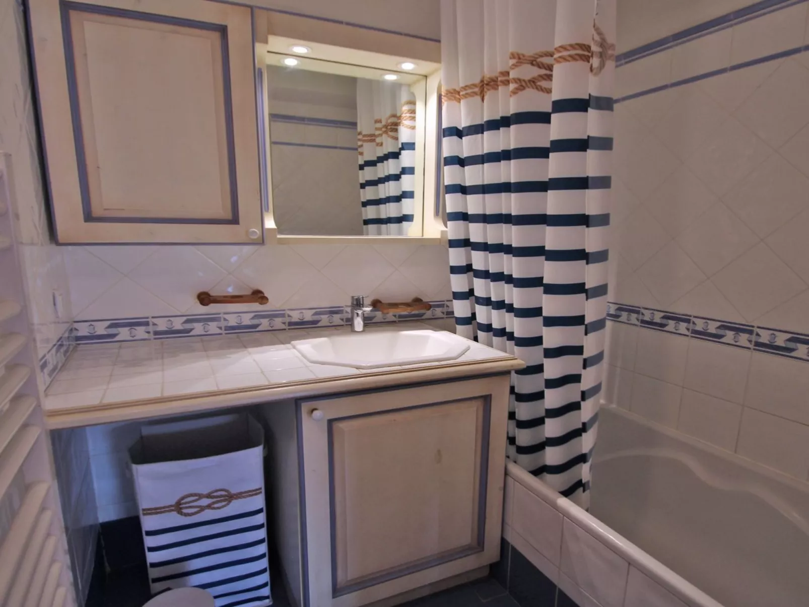 Appt 6 Pers - Piscine Résidence - Climatisation - Inside