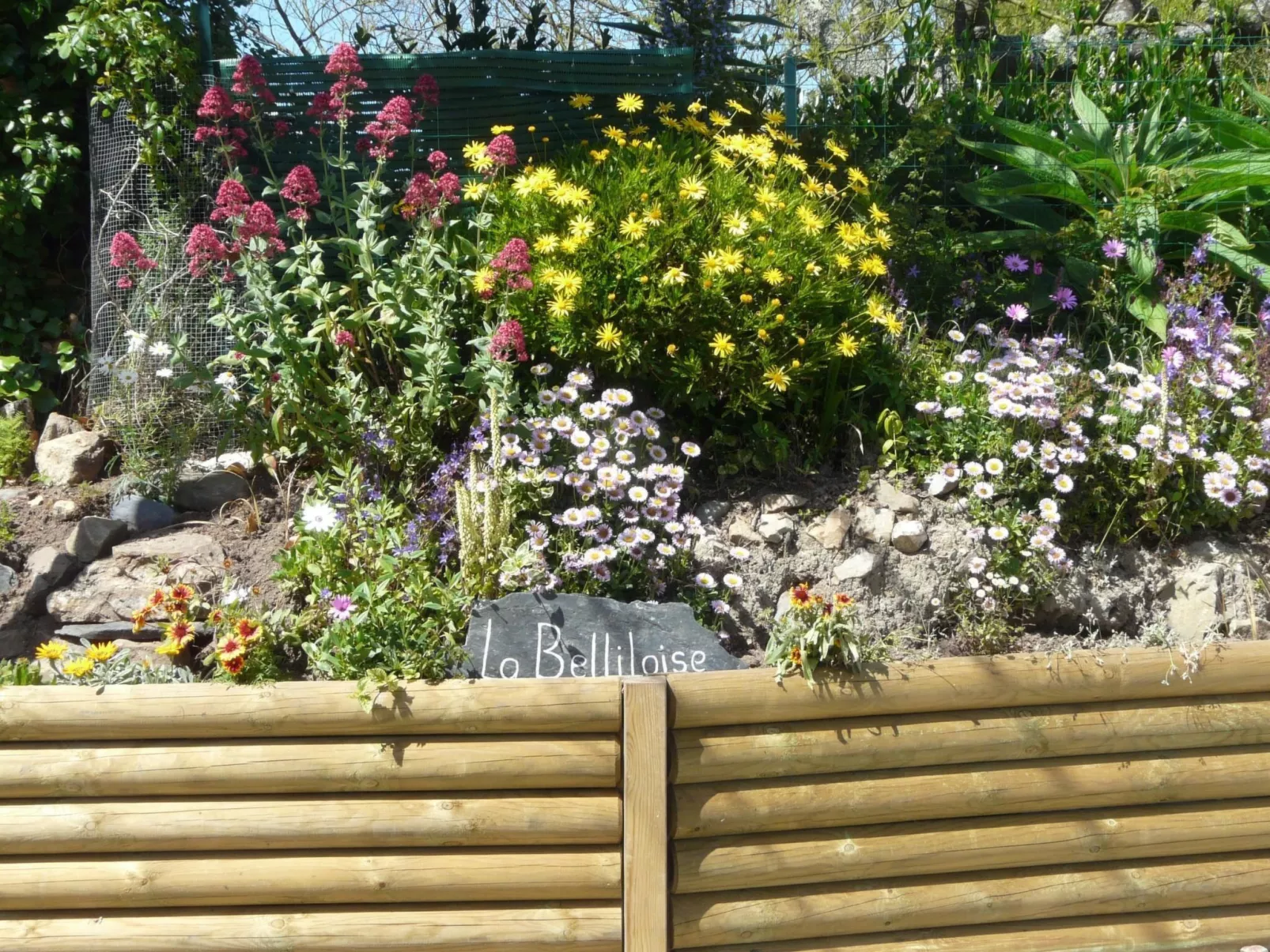 Mit Blick auf das Wasser-Outside