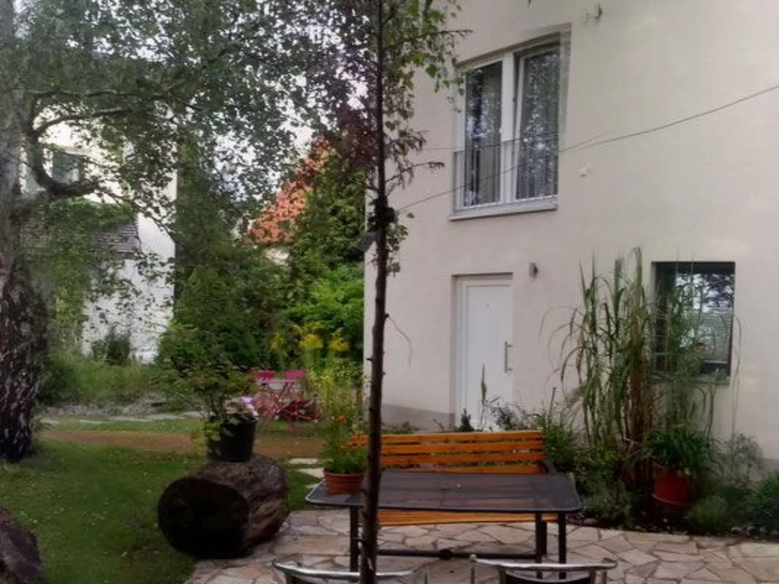 Moderne Maisonette-Wohnung mit Terrasse-Draußen