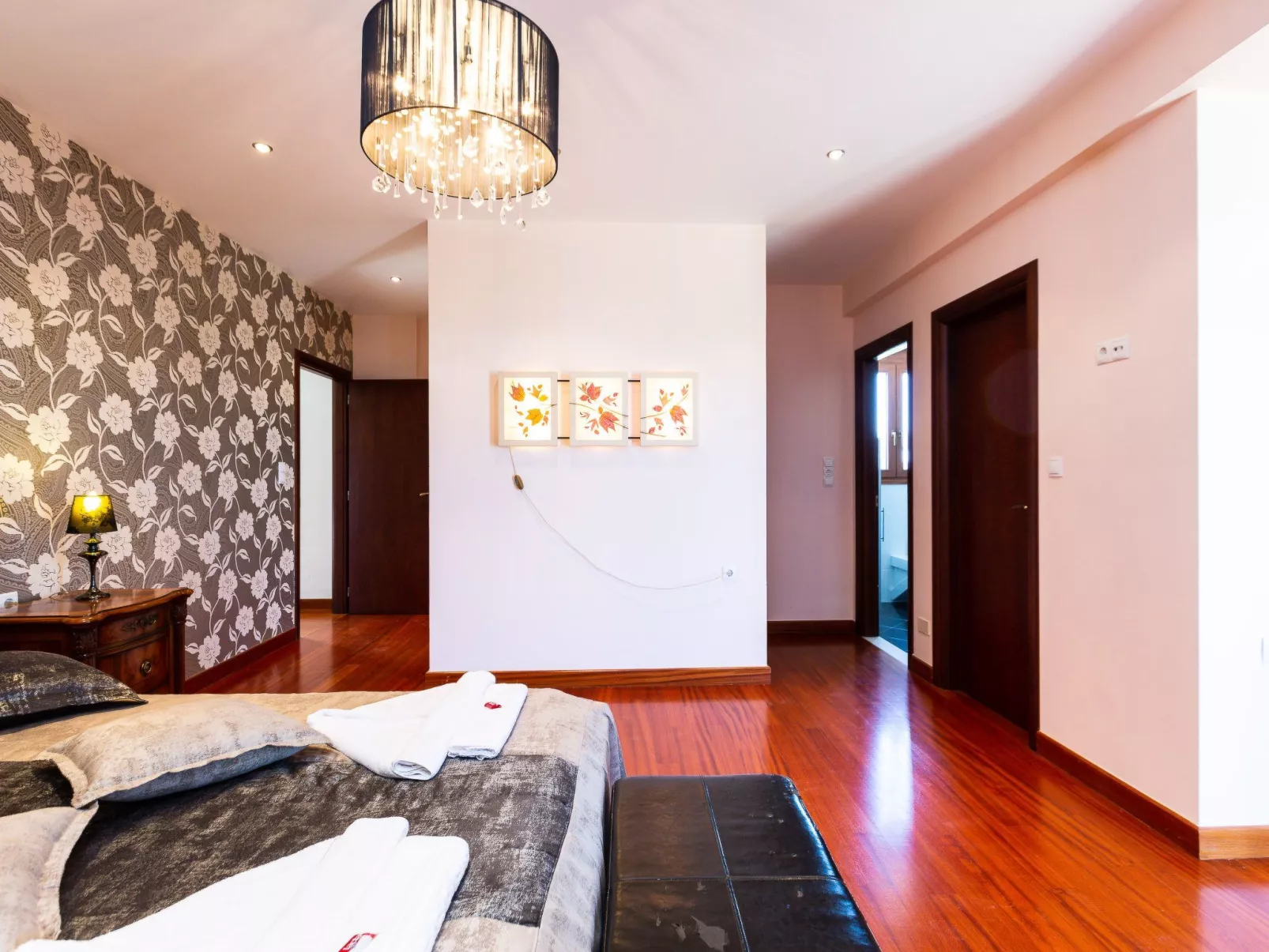 Familienvilla mit privatem Pool, Tischtennisplatte und Fußballtisch-Drinnen