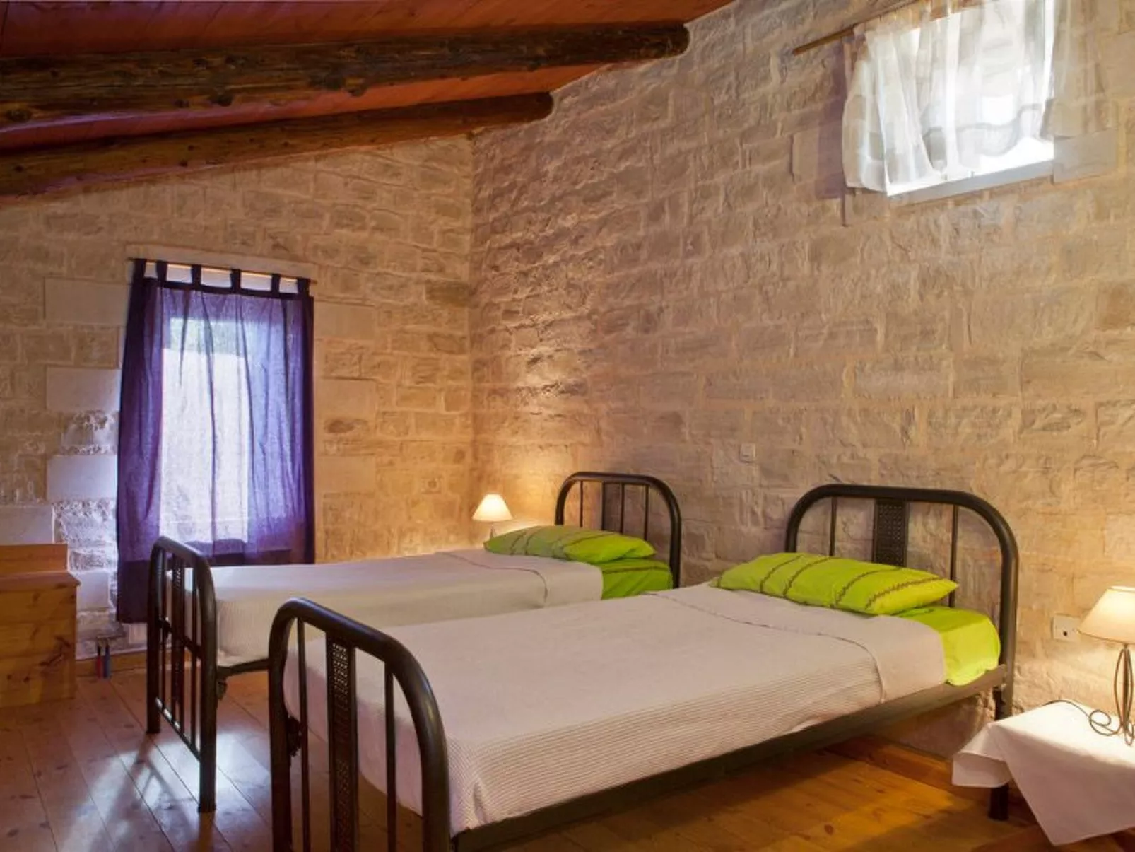 Villa aus Stein mit privatem Pool und BBQ-Bereich-Inside