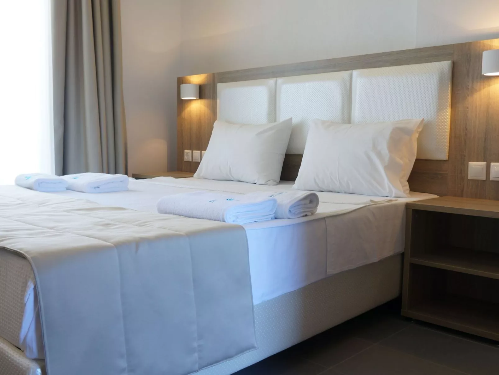 Finikas Garden Nikit-Drinnen