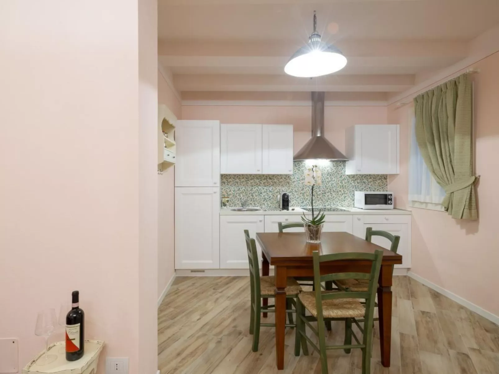 Rosa in der Toskana-Dedans