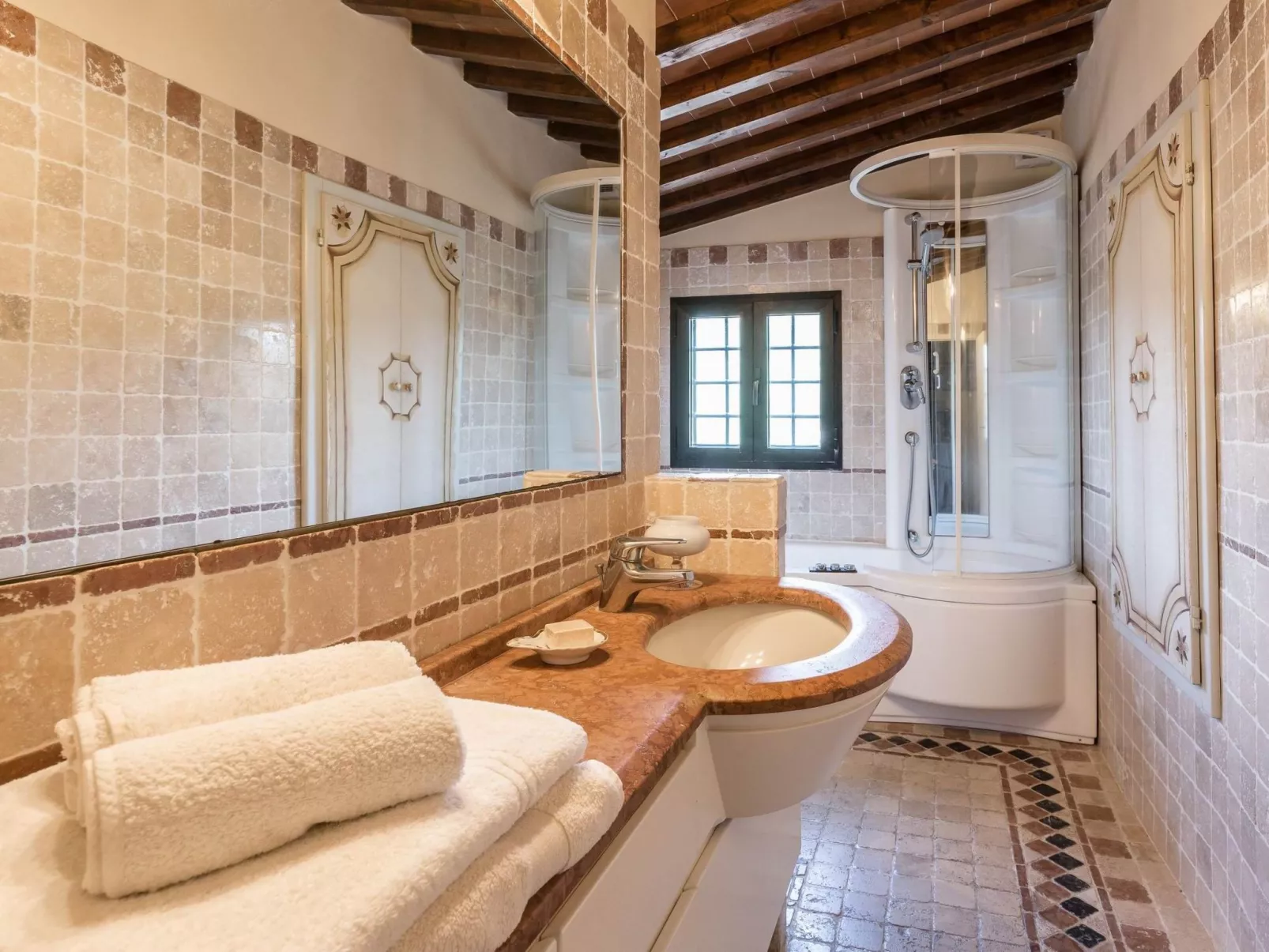 Ferienvilla "Roncovisi" mit Infinity-Pool-Image-tags.info