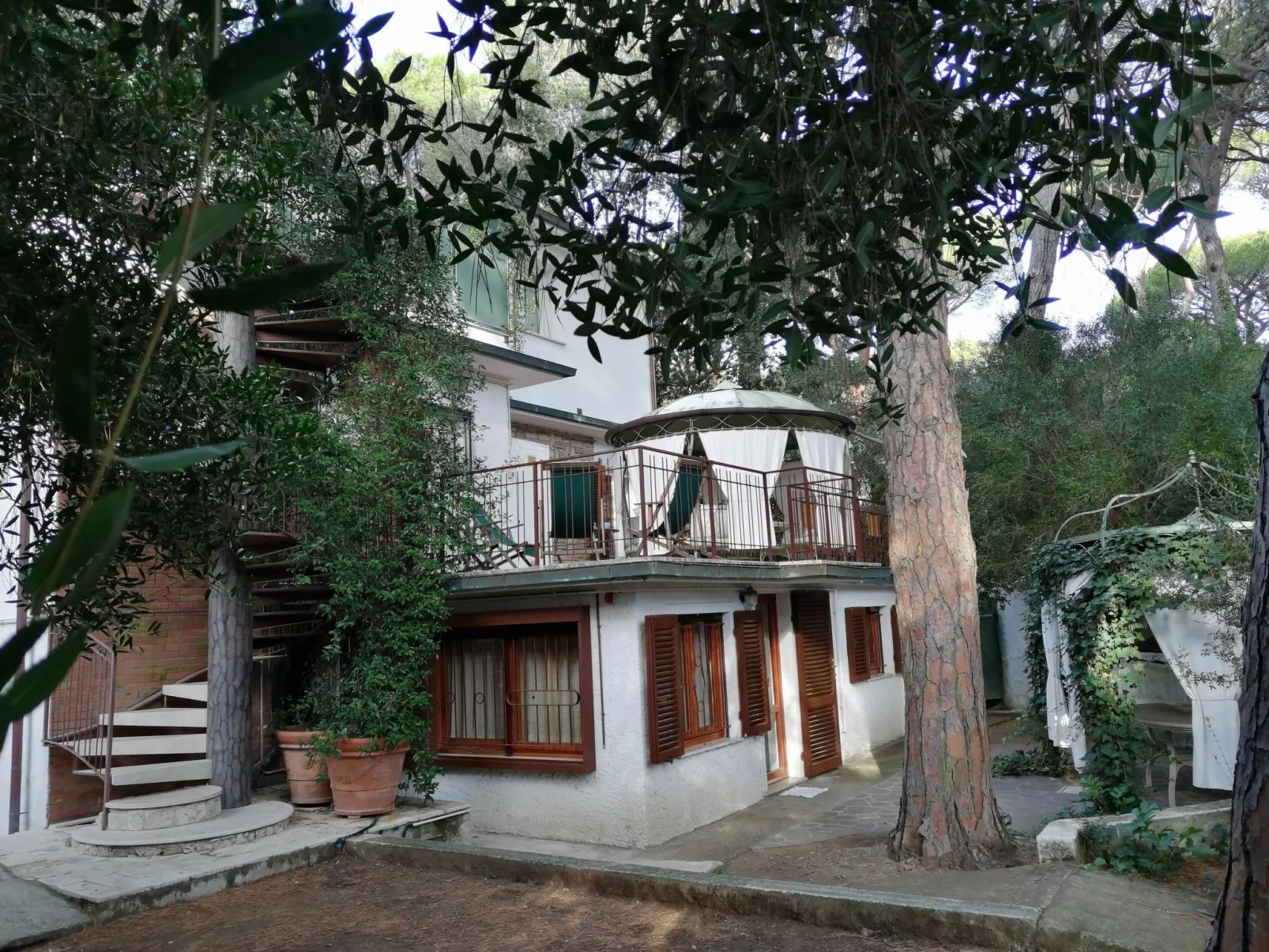 'Camelia' mit Terrasse-Outside