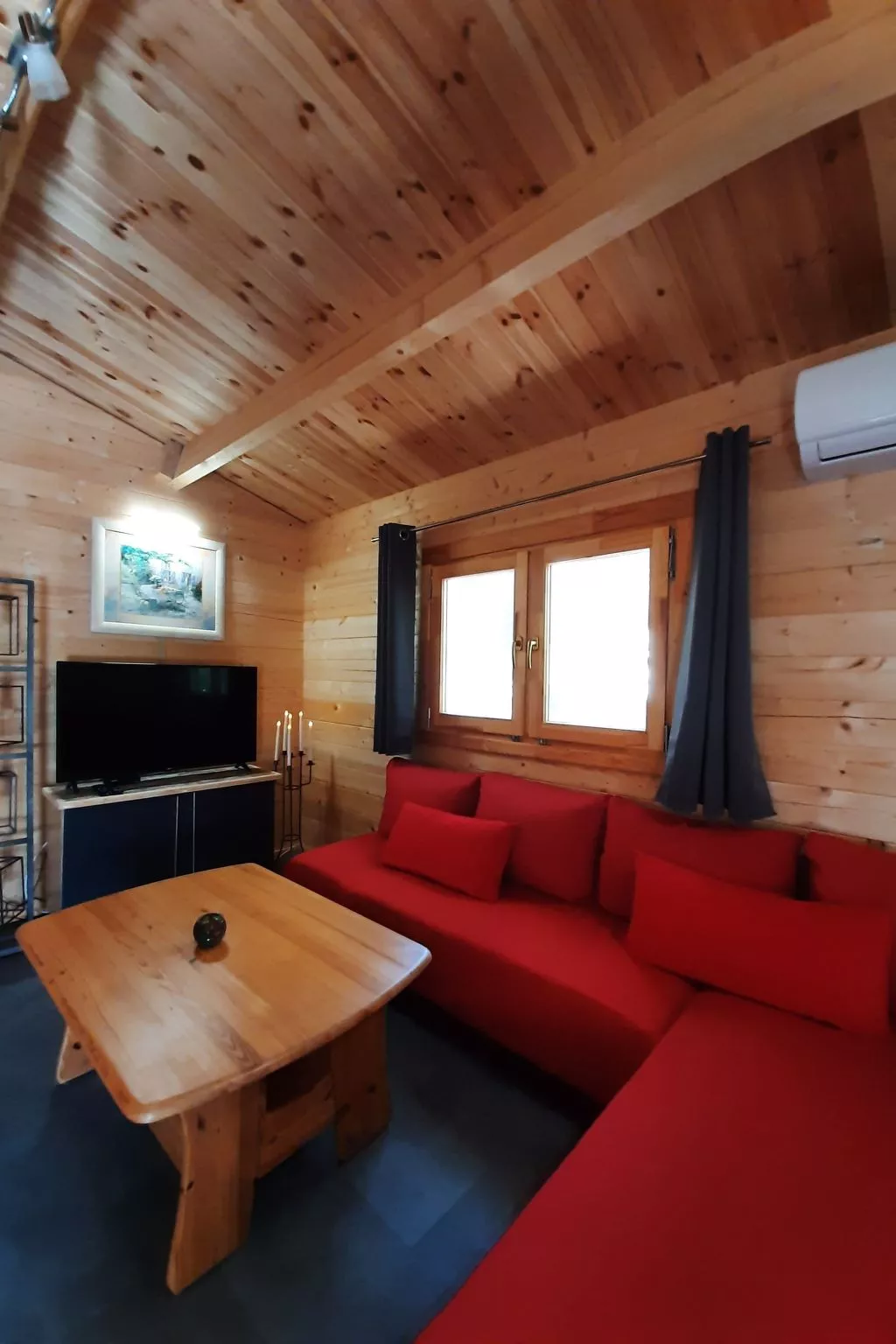 Mit Terrasse und Gemeinschaftspool-Drinnen