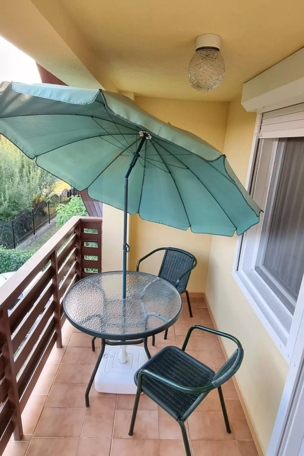 Mit Grill, Terrasse und Garten-Image-tags.info