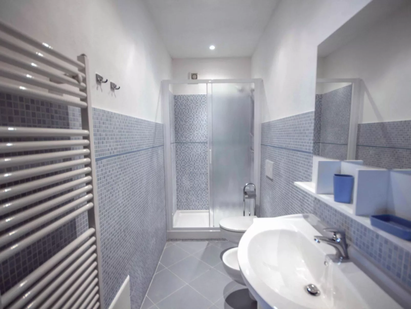 'Dispensa3' mit Schwimmbad-Inside