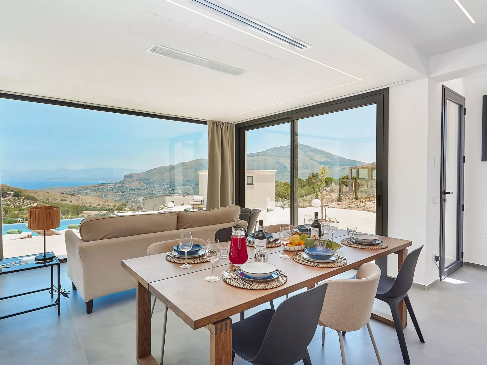 'Villa Muntaja' mit privatem Pool-Inside