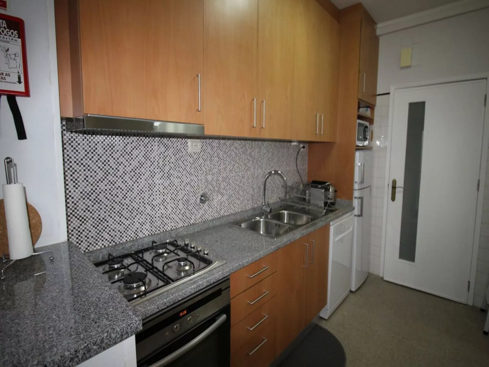 Aveiro Apartment mit Patio-Drinnen