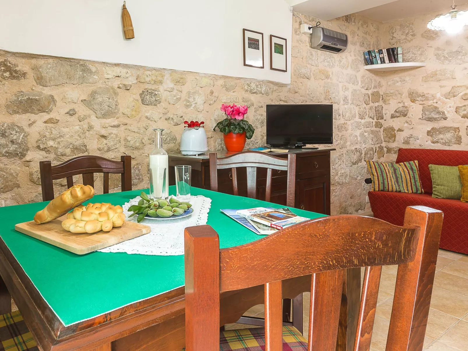 Steinhaus mit Panoramadachterrasse-Drinnen