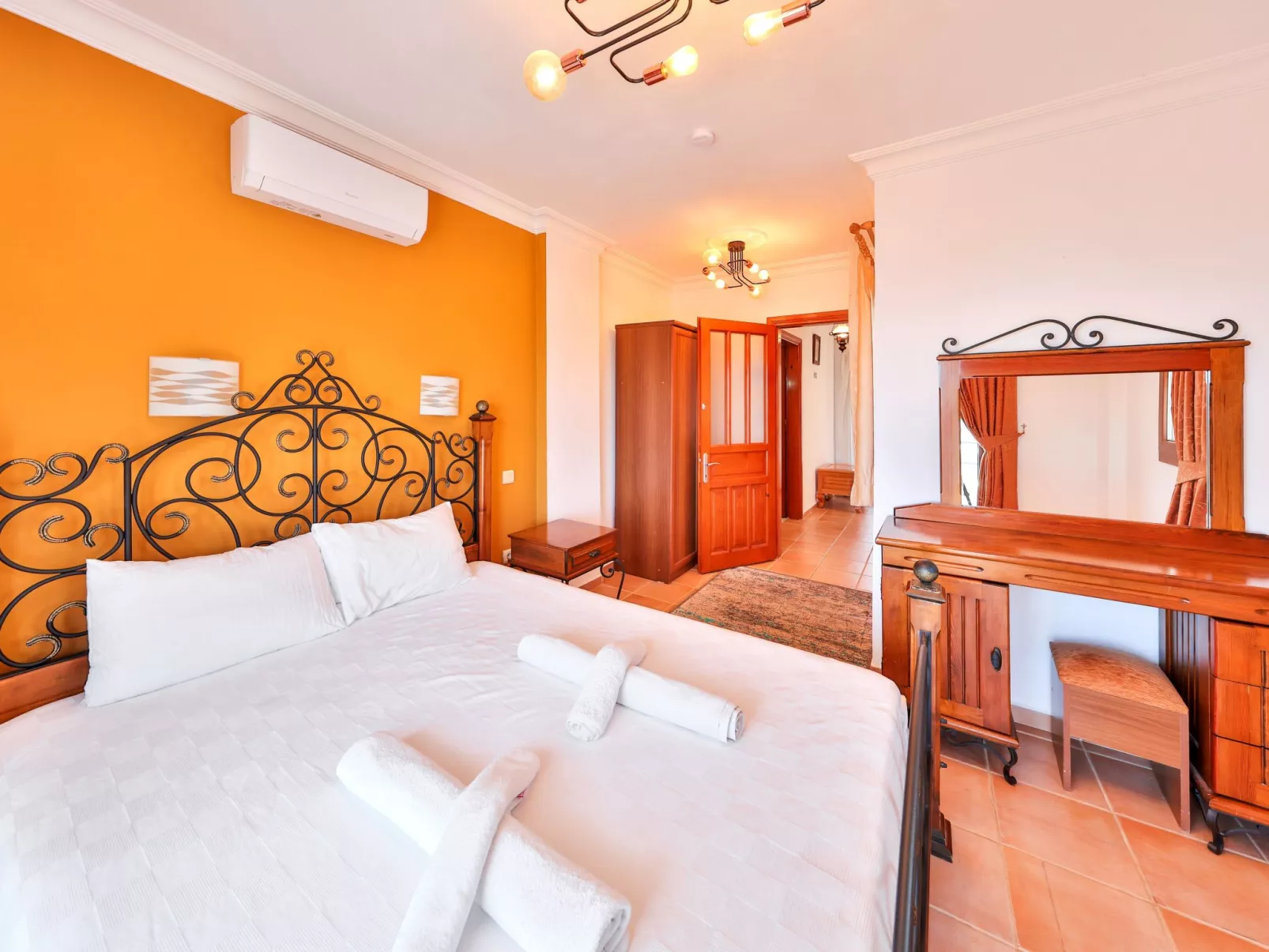 Villa mit Meerblick und privatem Pool-Inside