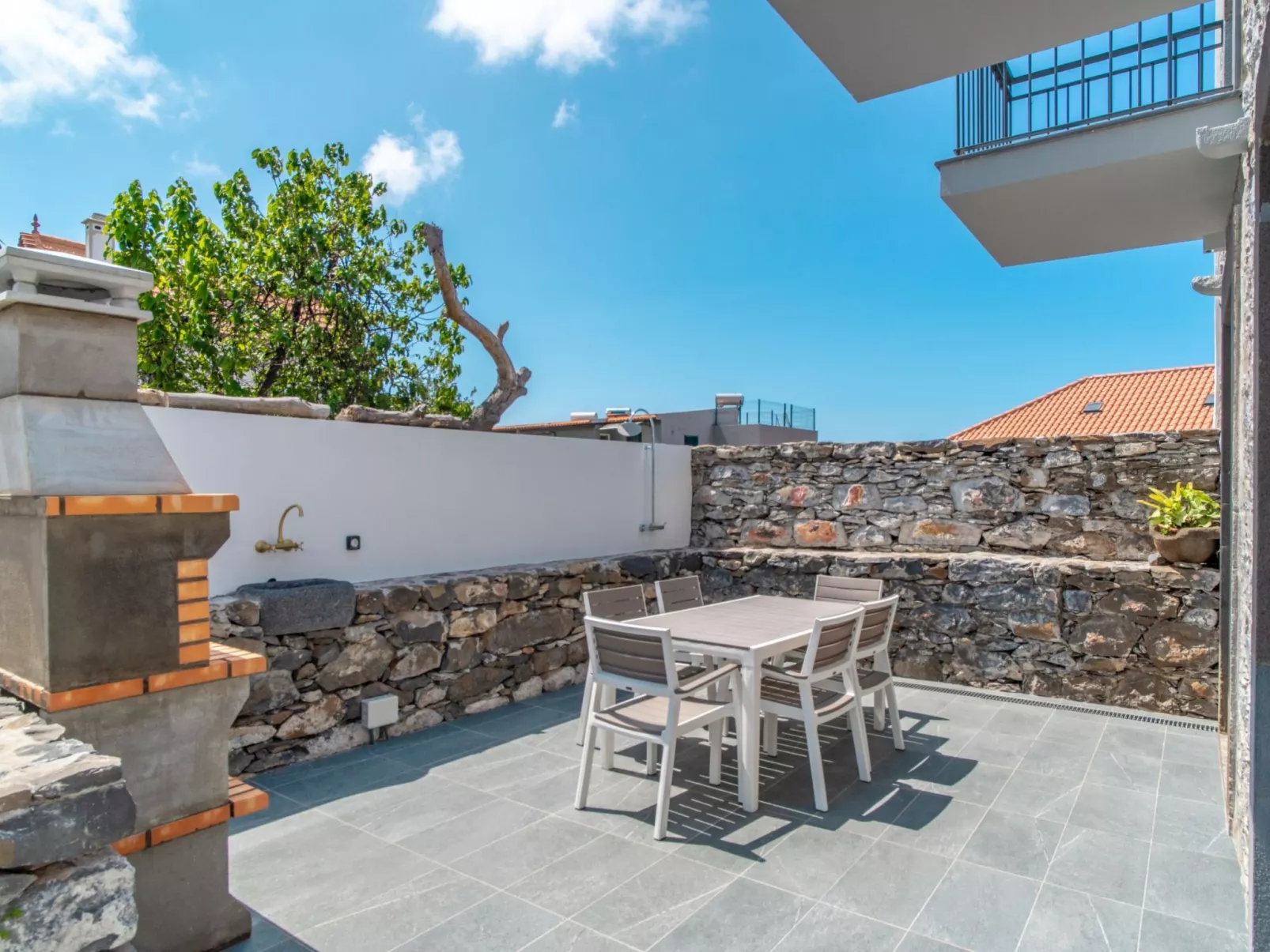 "Casa Lanço" mit Garten und Grill-Image-tags.info