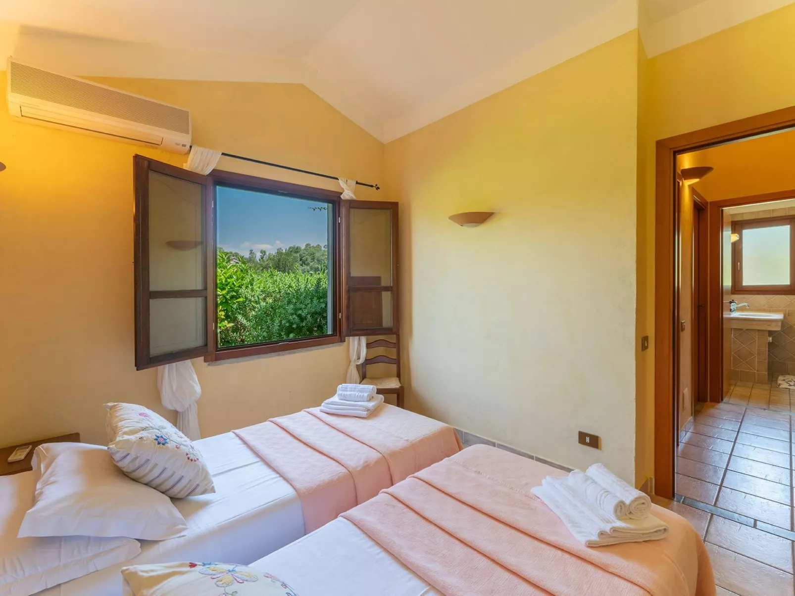 Baia delle Palme-Inside