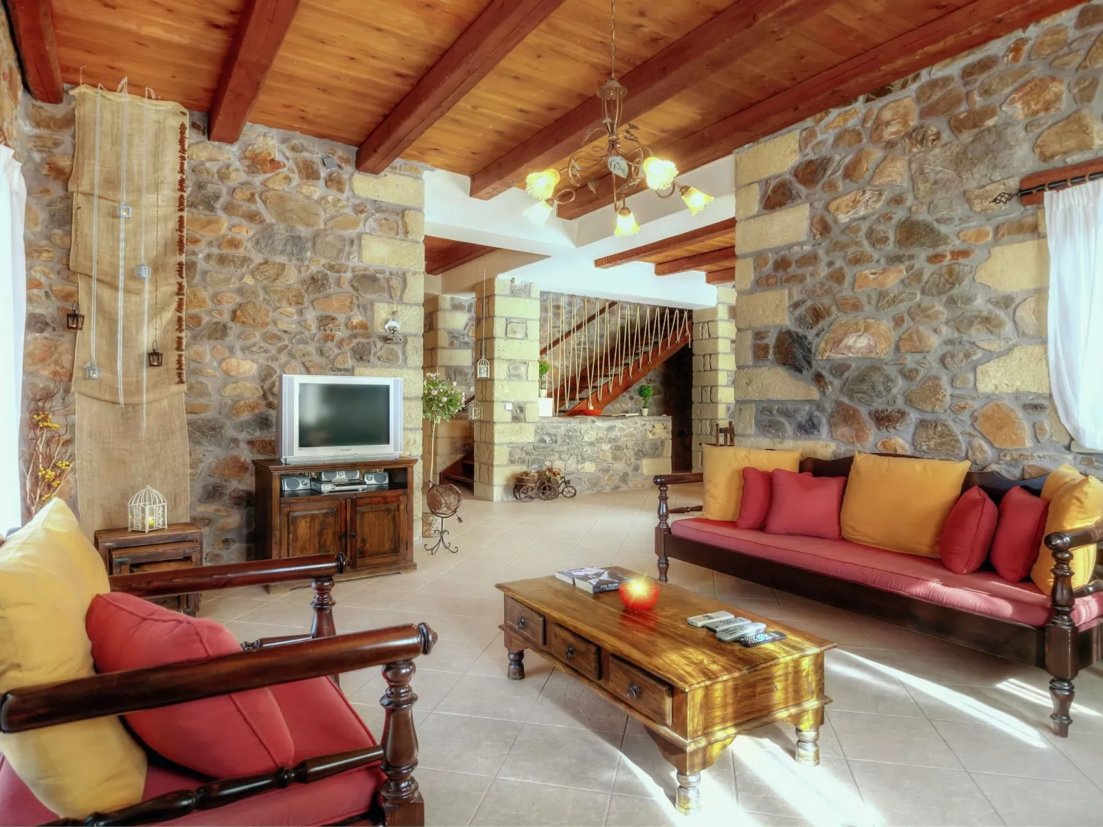 Traditionelle Villa mit Pool und Meerblick Elafonissi-Inside