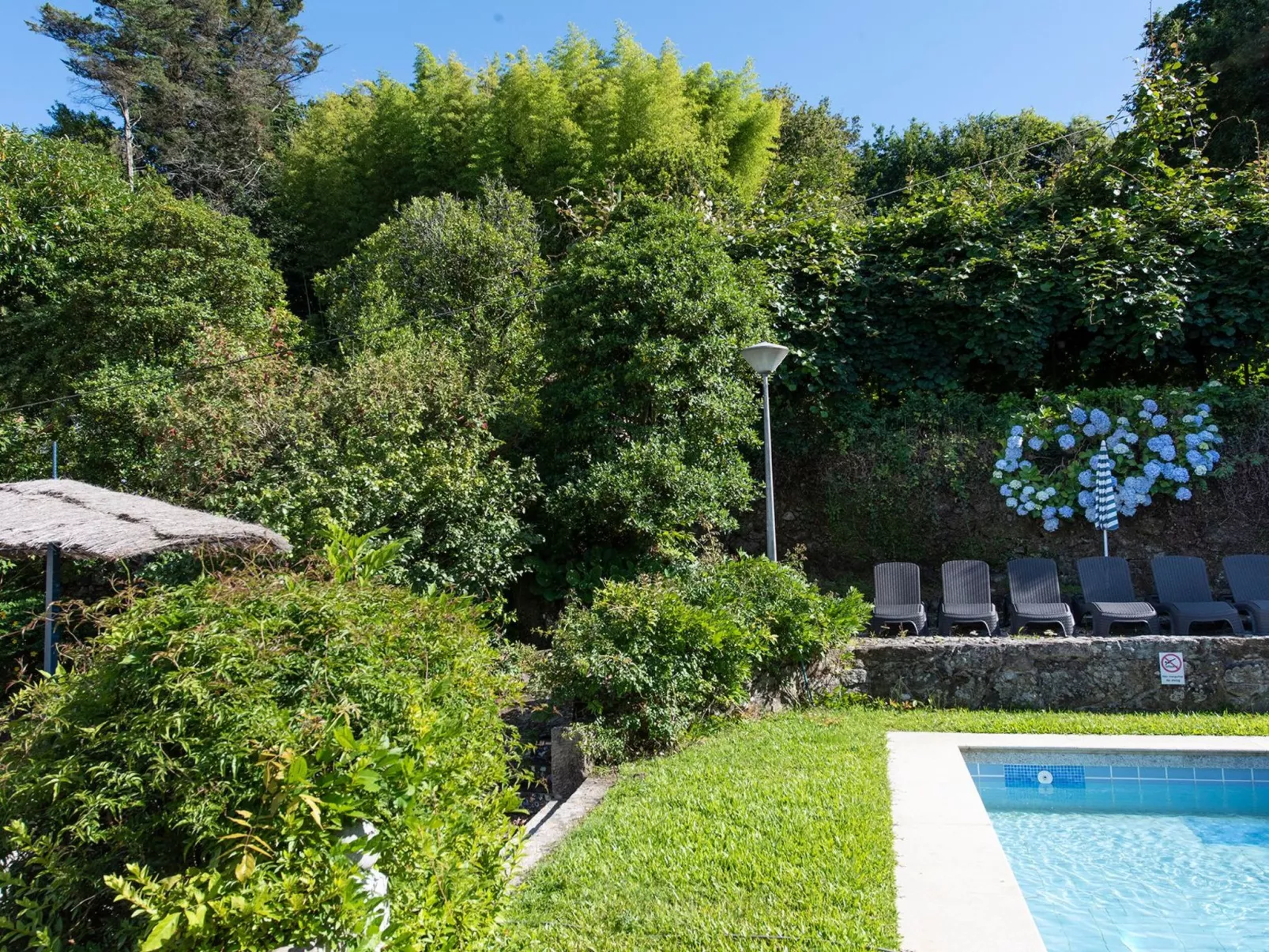 Für 12 Personen und 2 Kinder in Redondela, Costa Verde Spanien (Rías Baixas)-Image-tags.info