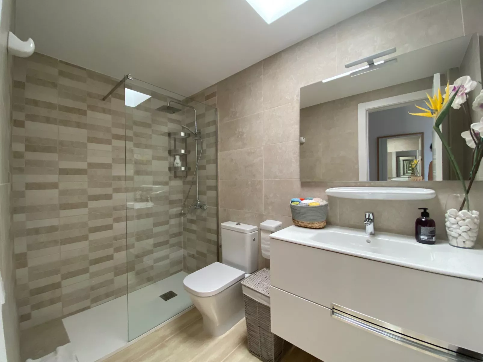 Strandnahe Ferienwohnung in Morro Jable mit Garten-Drinnen