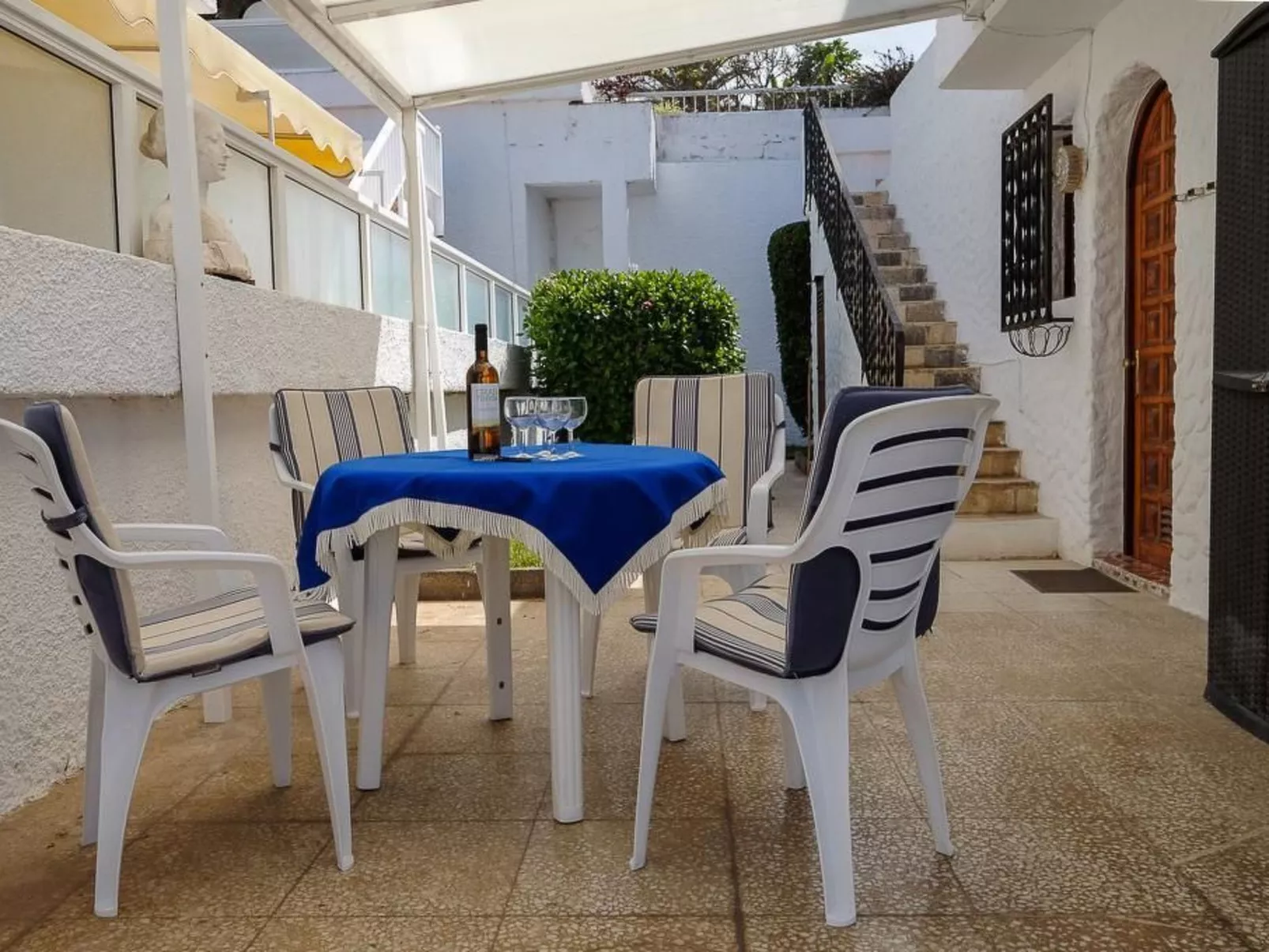 Strandnahes Haus mit Terrasse zum Sonnenuntergang - Outside