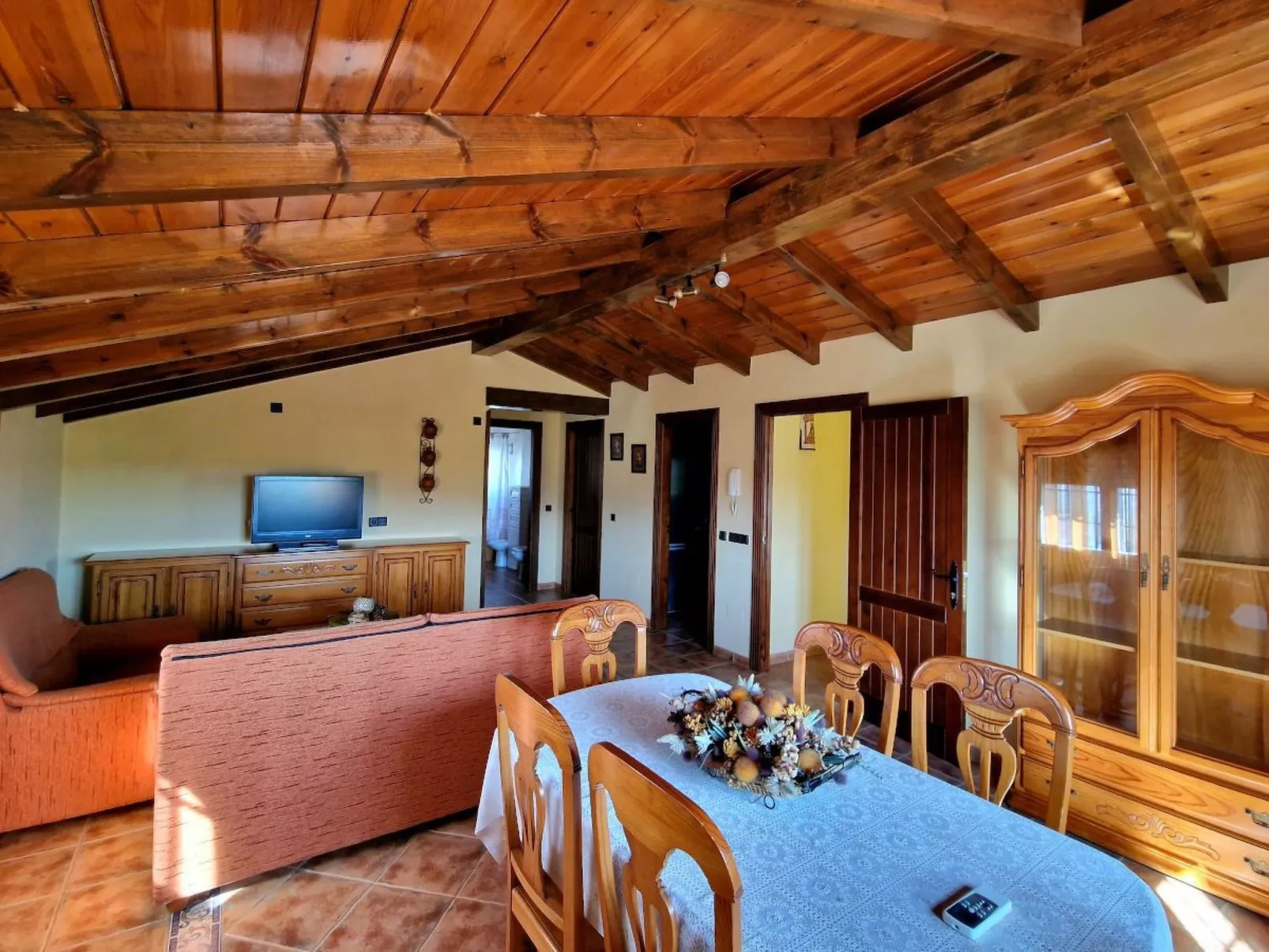 Charmantes Ferienhaus mit Grill und Schwimmingpool-Inside