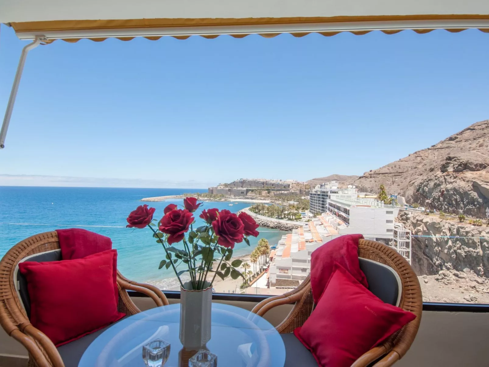 Aufwachen mit herrlichem Meerblick aus dieser schicken Wohnung-Dehors