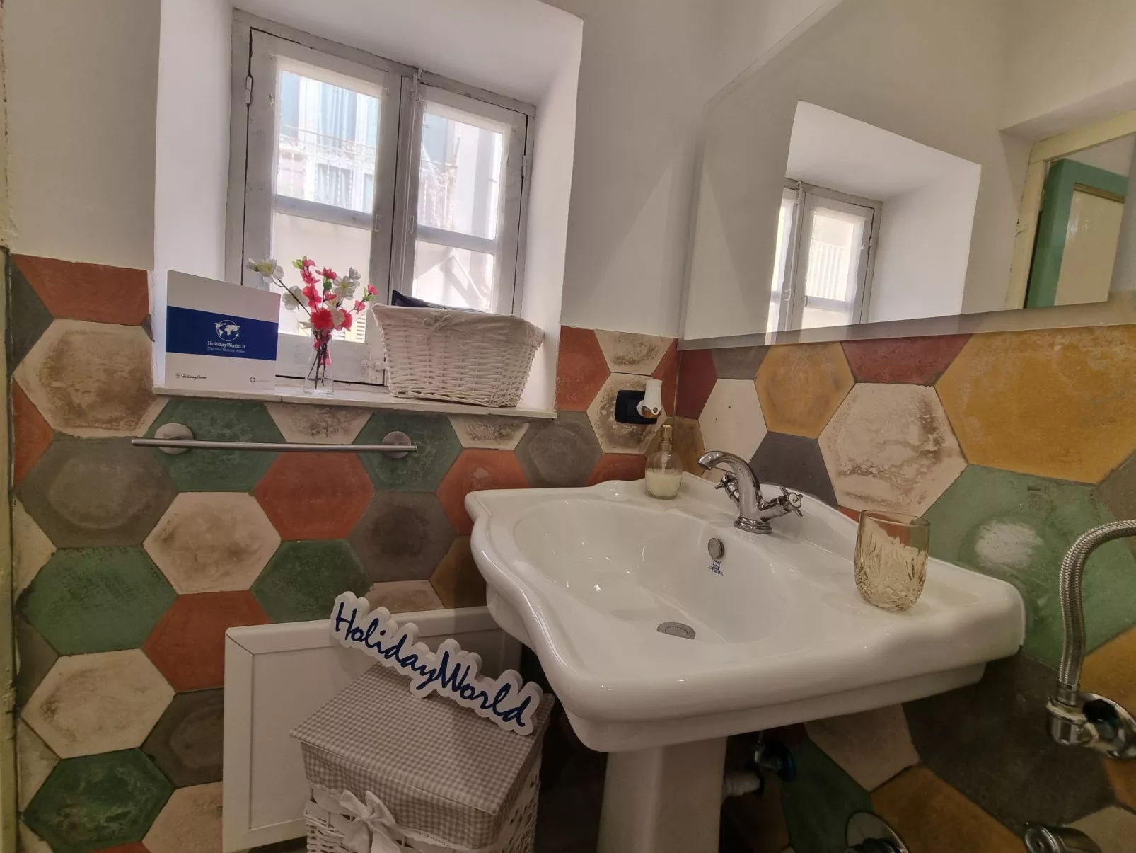 Donna Emma von Holiday World-Image-tags.info