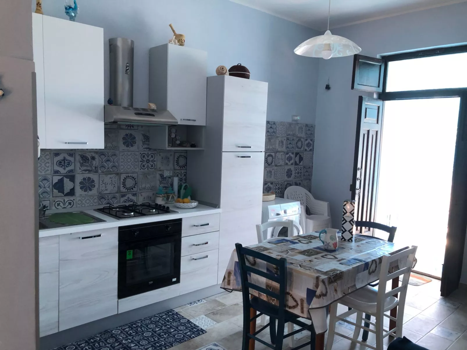 Mit Wasserblick-Drinnen