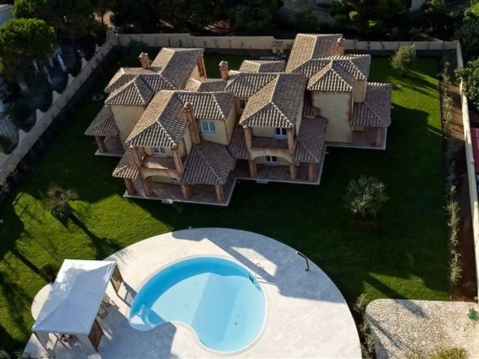 'Villa Sud' mit Balkon-Drinnen