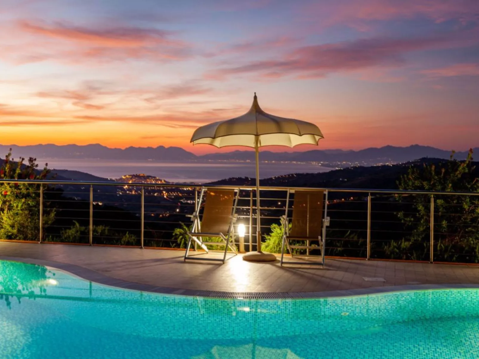 'Granatapfel' mit Pool-Outside