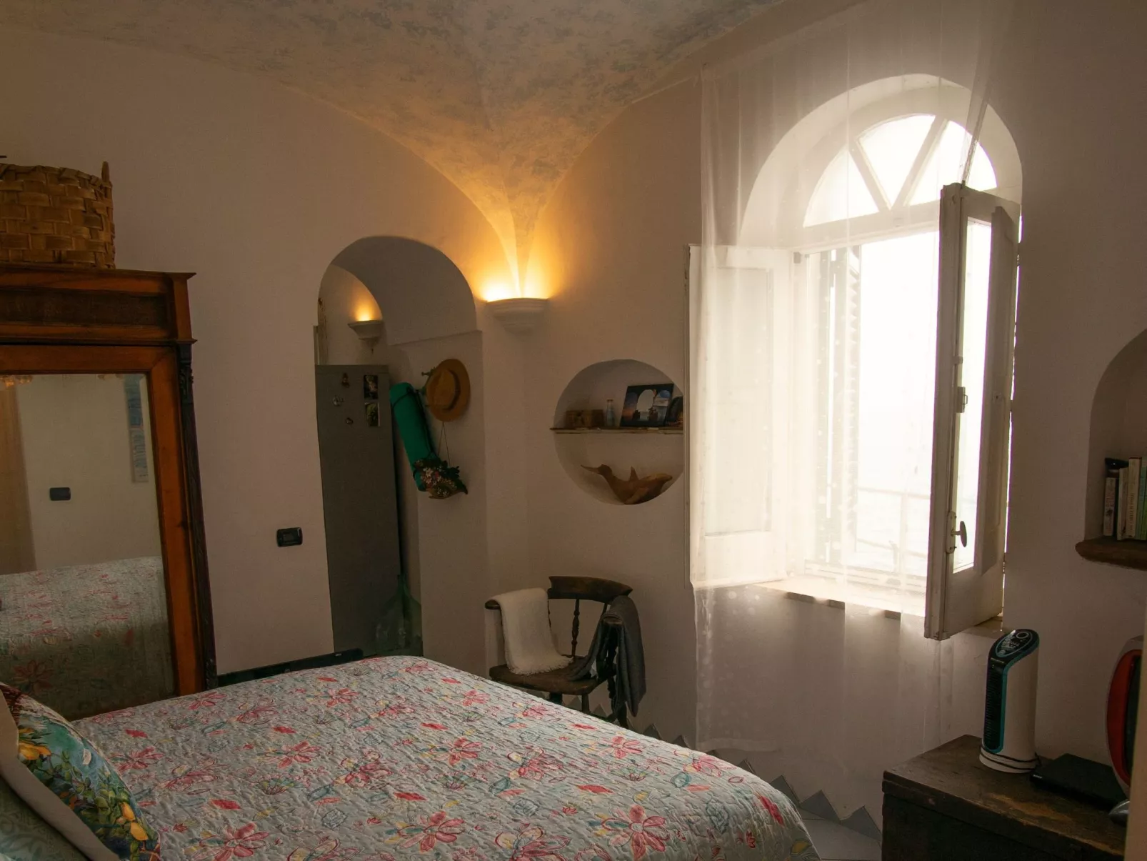 Villa mit Blick auf das Meer an der Amalfiküste-Image-tags.info