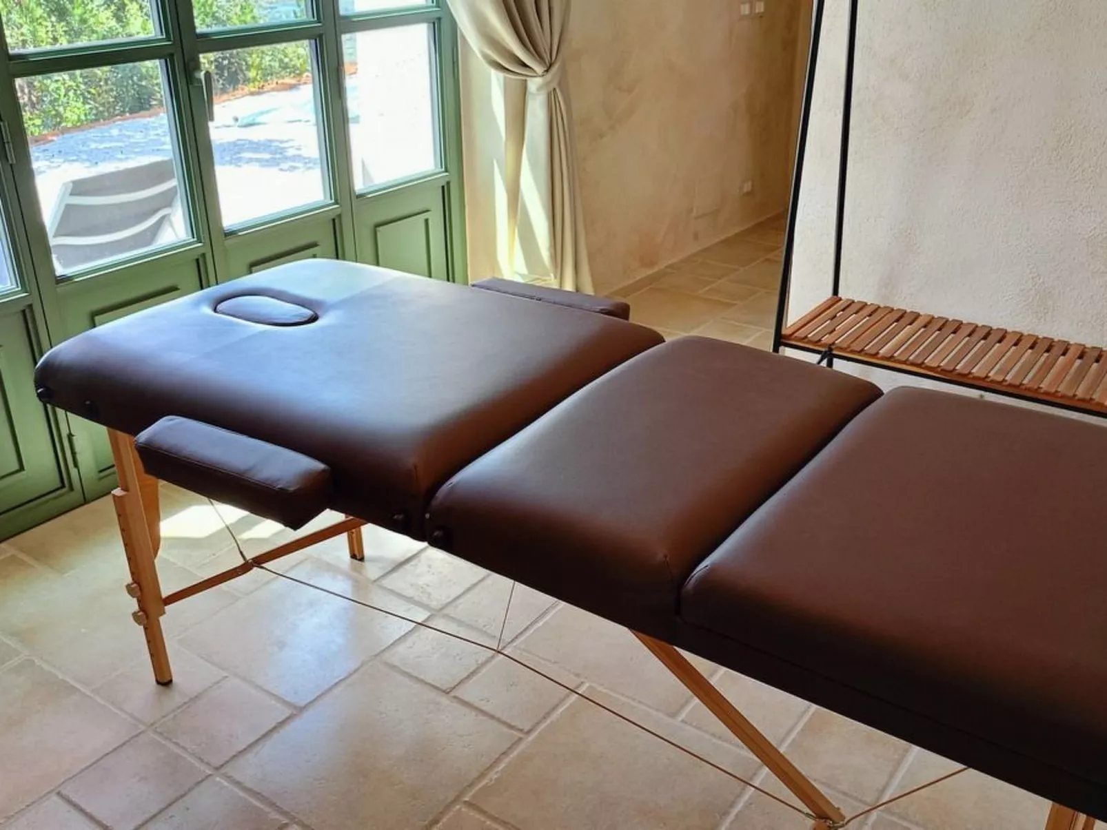 Villa mit Whirlpool, nur 6 km vom Strand entfernt-Drinnen