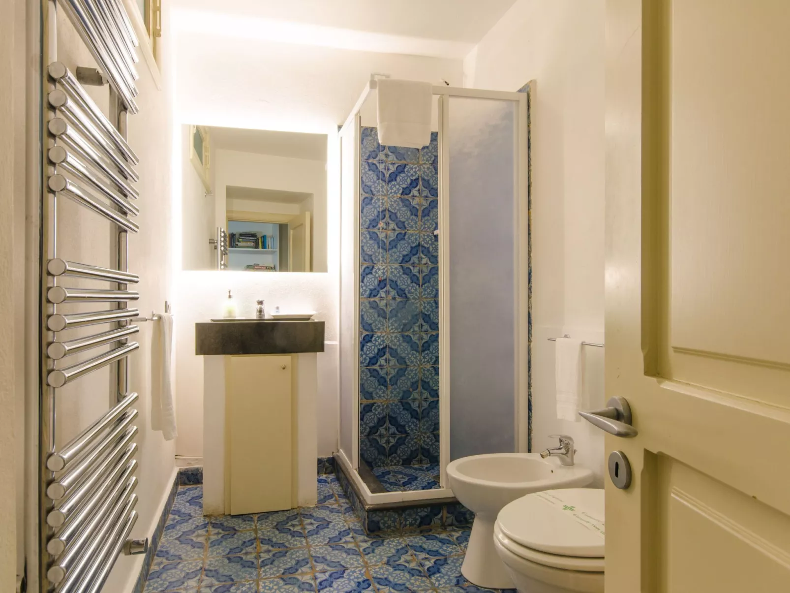 Ferienvilla mit Whirlpool-Drinnen