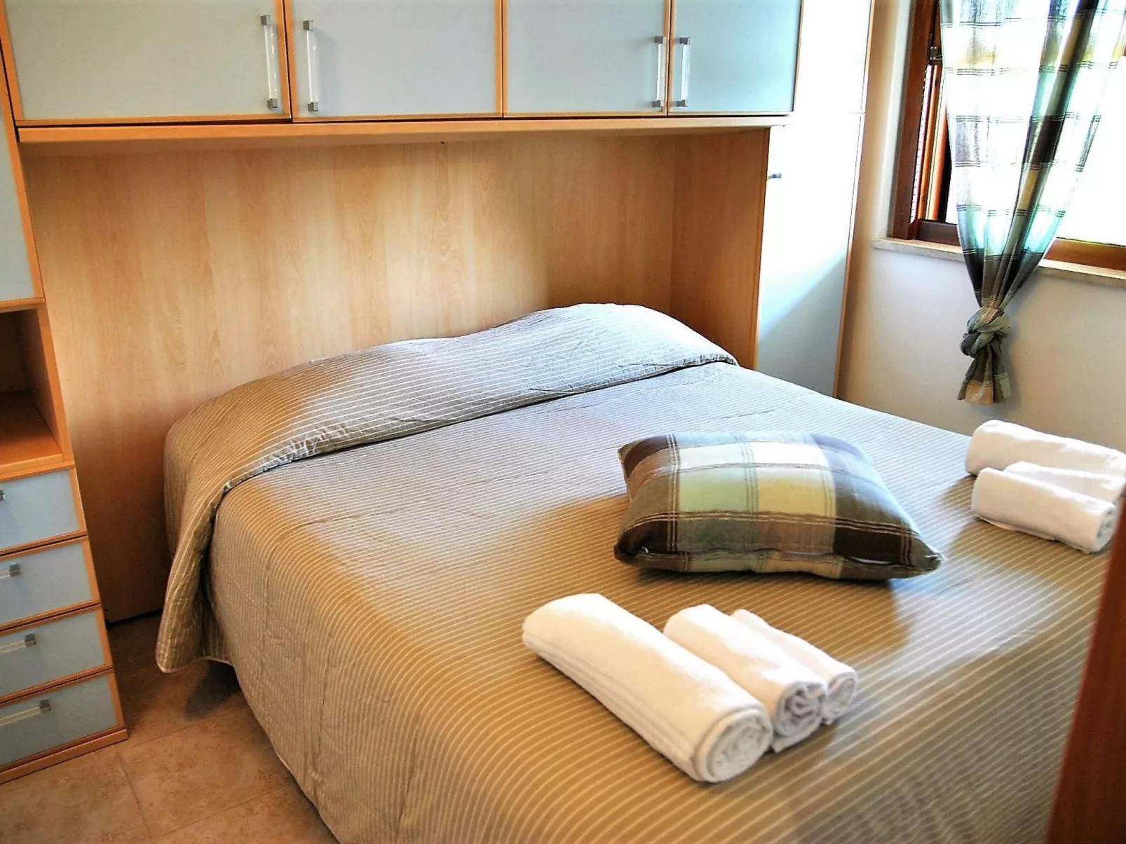 Charmantes Haus in Fondi mit überdachter Veranda-Inside