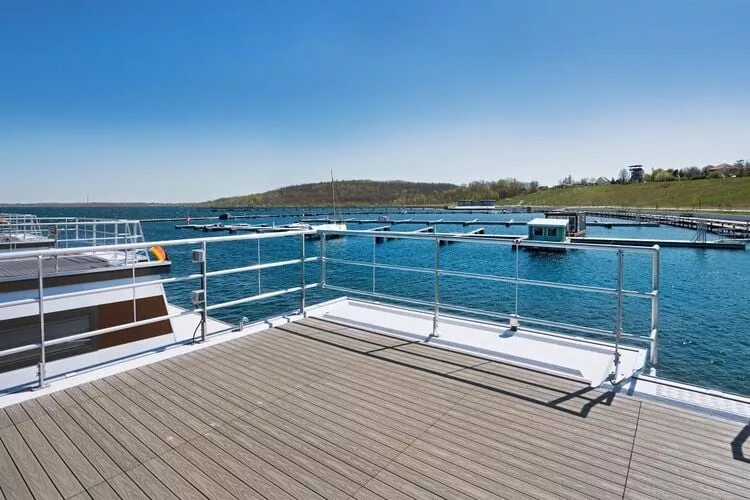 Floating 33 - LP 16  / 3 Personen-Terrace balcony