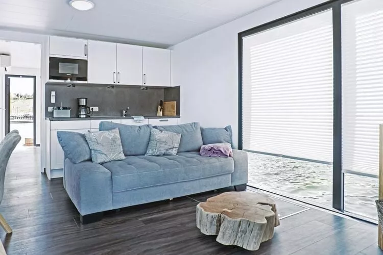 Floating 33 - LP 16  / 3 Personen-Living room