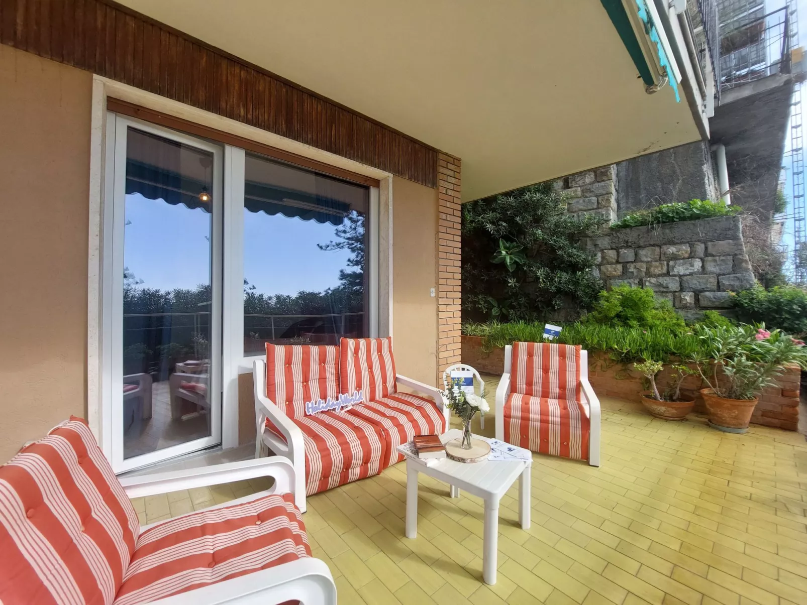 Seaside Heritage Retreat by Holiday World-Inside