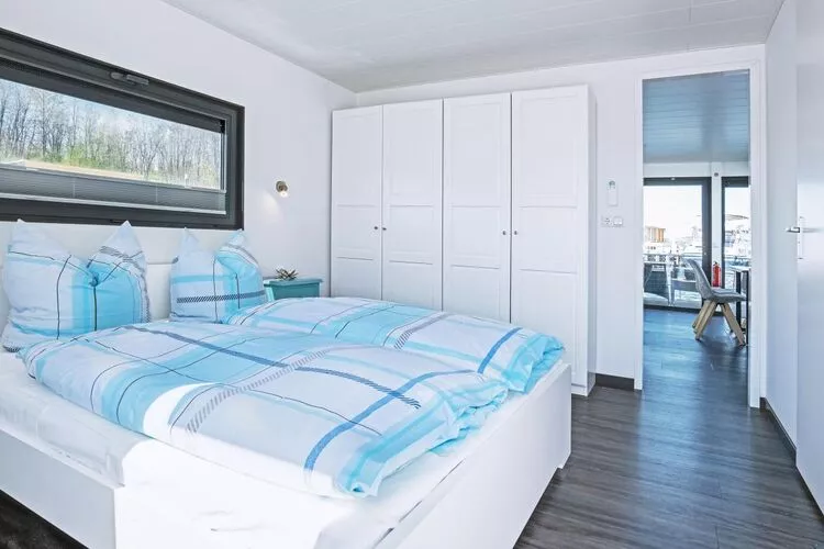Floating 33 - LP 16  / 3 Personen-Bedroom