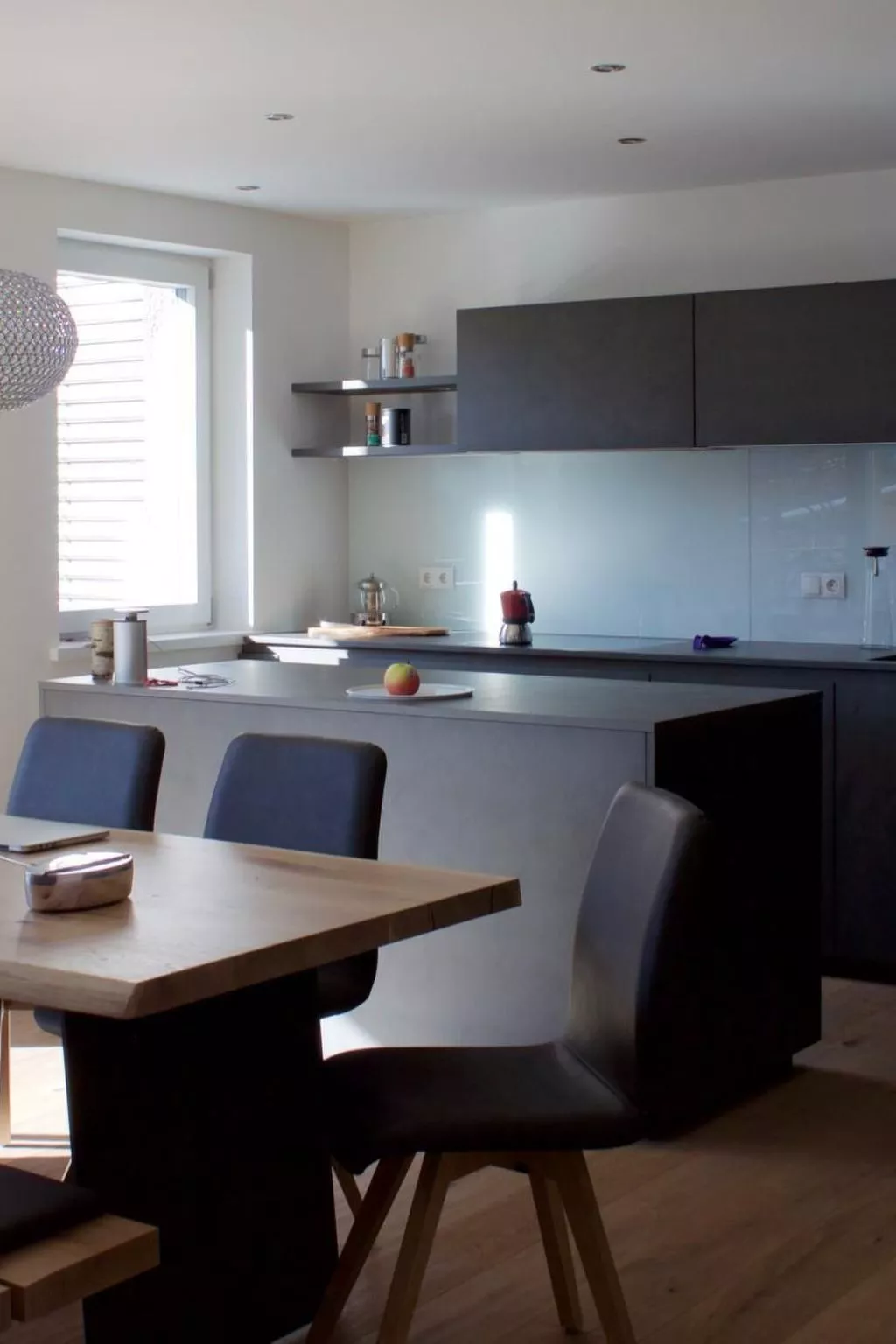 Apartment mit Balkon-Drinnen