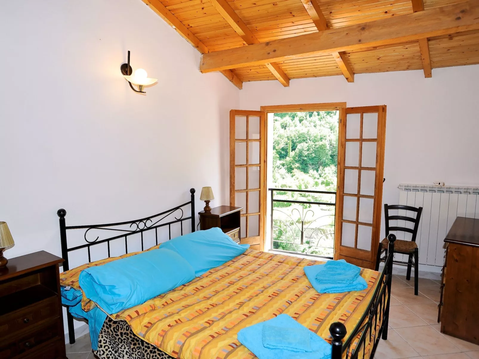 Panoramawohnung mit Balkon und Terrasse-Image-tags.info