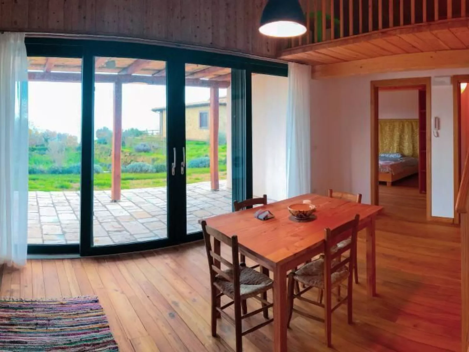 Freistehendes Haus mit privatem Pool-Dedans