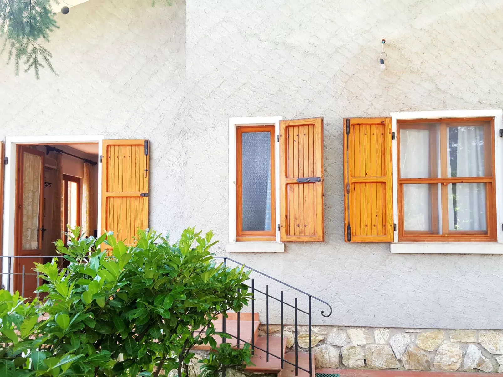 Haus inmitten der Natur mit Schwimmbad-Draußen