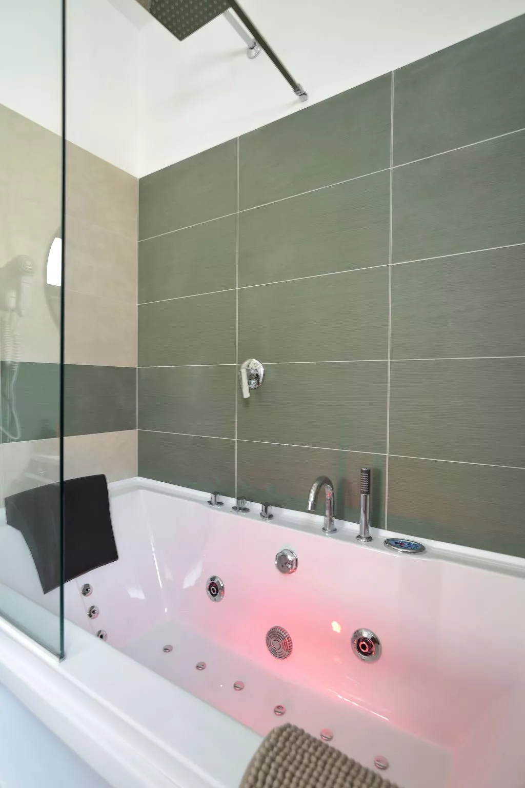 Romantisches Zimmer mit Jacuzzi-Inside