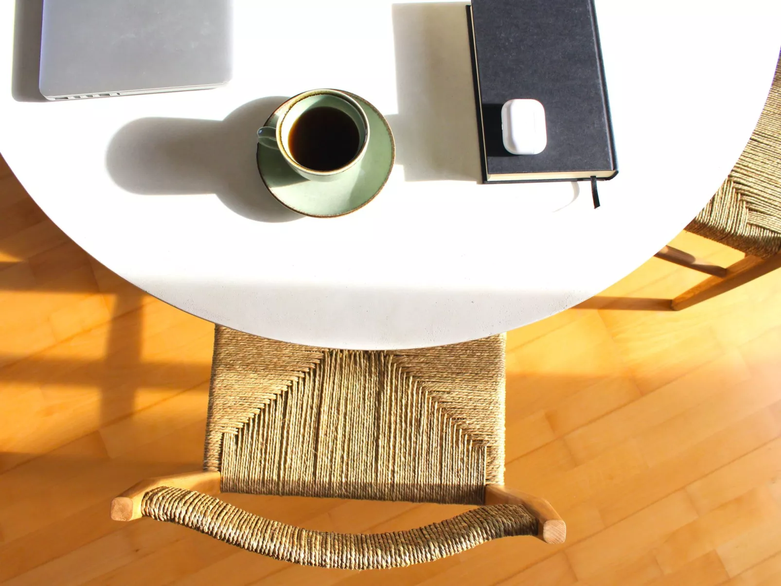 Luxuriöse Wohnung mit 1 Schlafzimmer, Balkon und Pool-Dedans