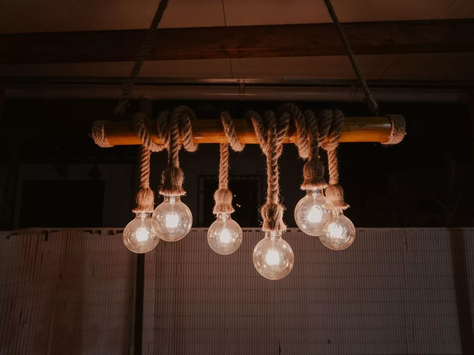 Ferienbungalow mit Grill, Garten und Terrasse-Drinnen