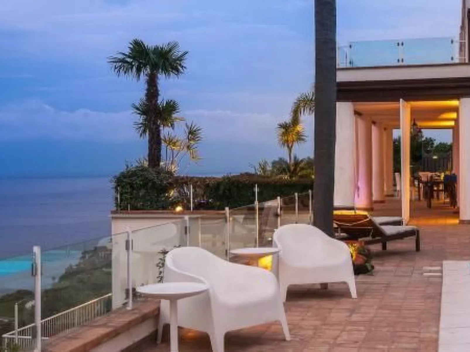 Wohnung mit Meerblick, Balkon und Pool-Image-tags.info