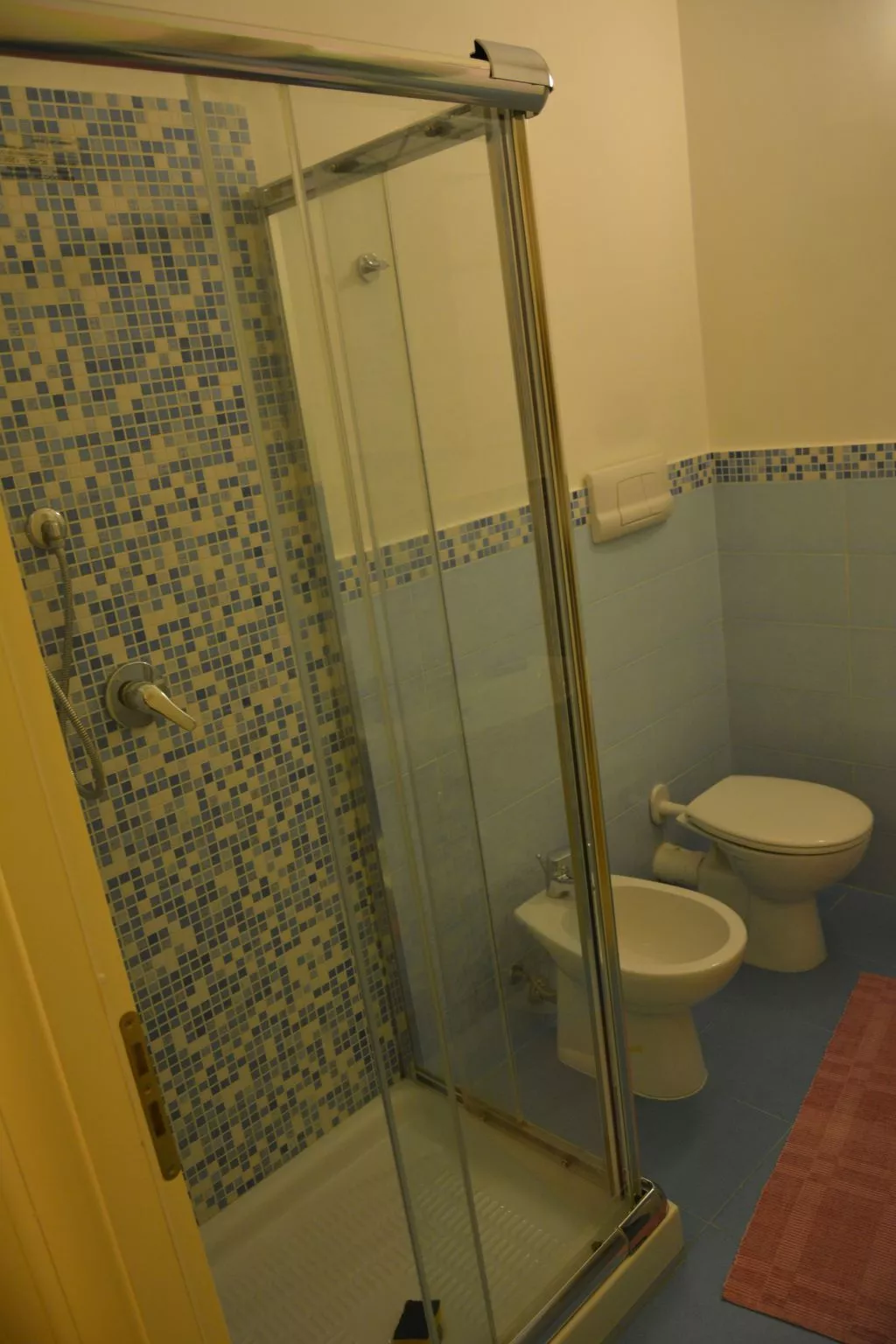 Wohnung mit Balkon-Drinnen