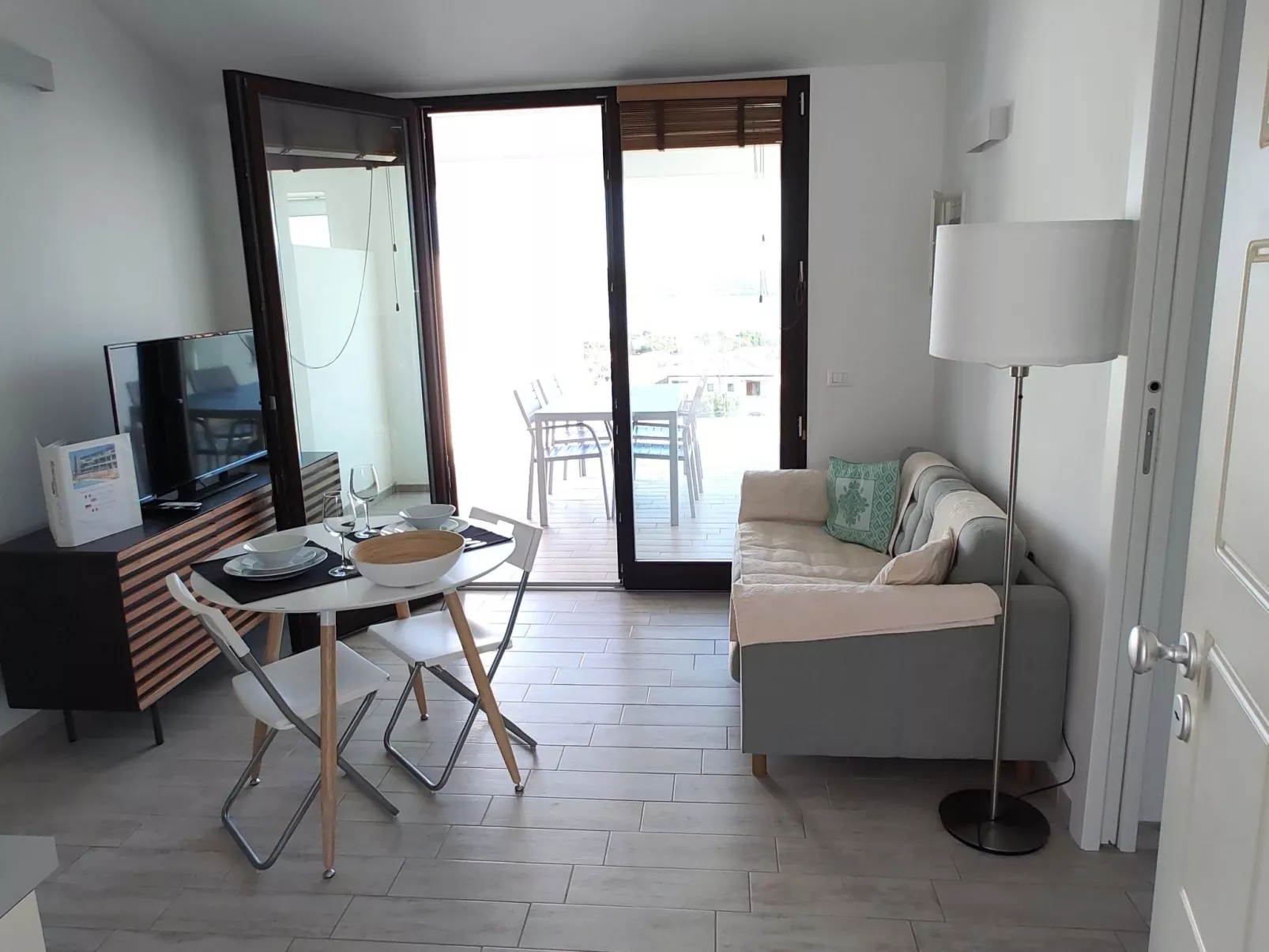 Wohnung mit Terrasse-Inside