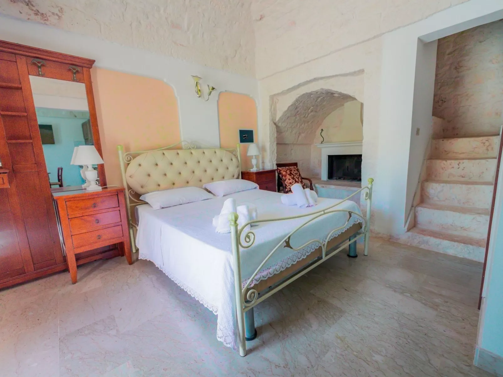 Casal del Borgo 7-Image-tags.info